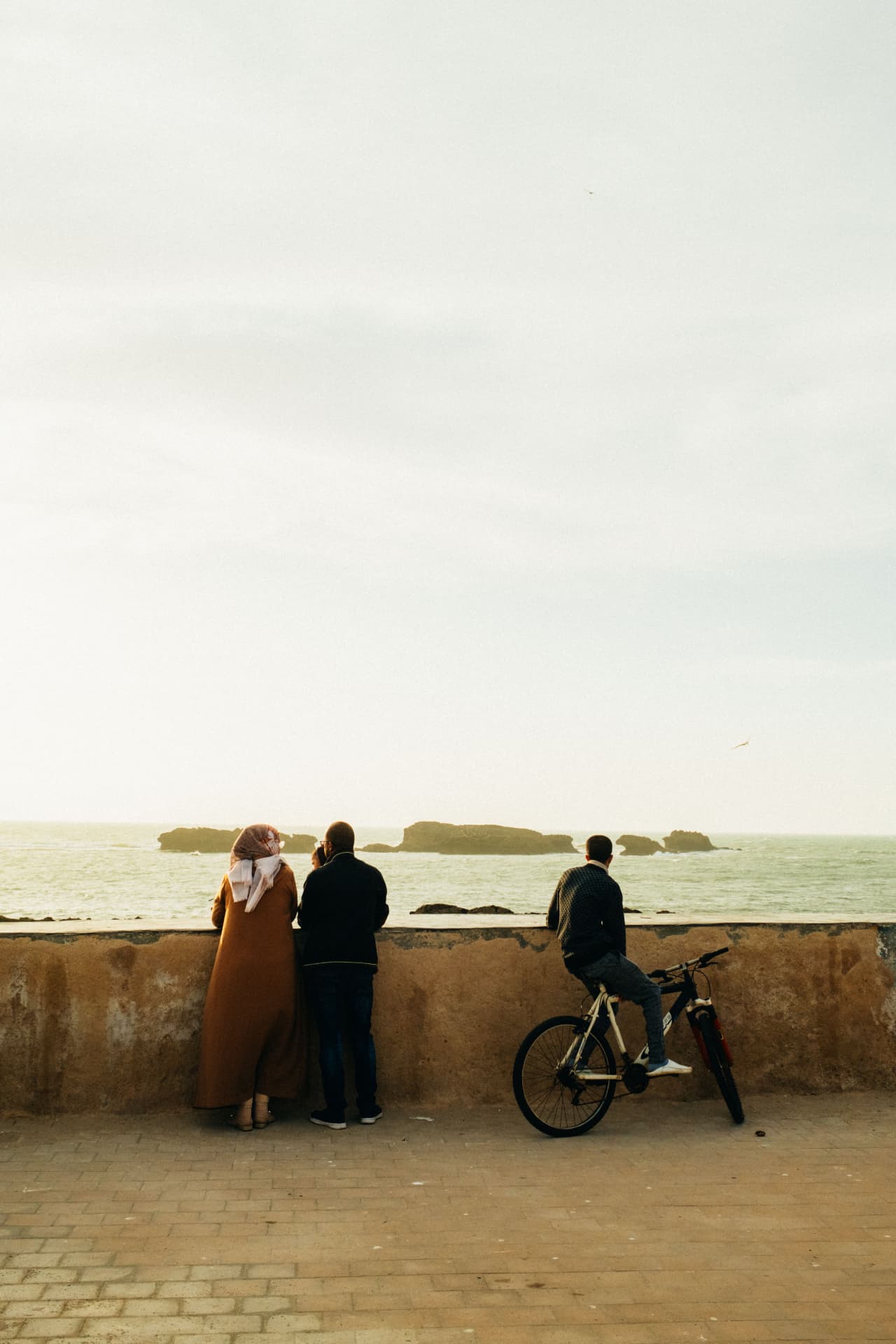 Face à l'océan sur la corniche